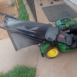 John Deere Lawn Mower 6 And 3/4 Horse Excellent Condition