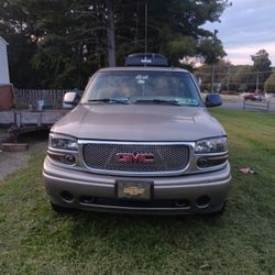 2002 GMC Yukon XL Denali
