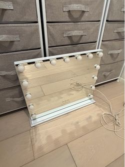 Light Up Vanity Mirror