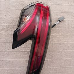 Toyota Sienna Taillight OEM Right Side 2021-205