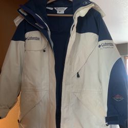 Women’s Medium Columbia Ski Coat