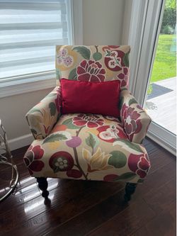 Pier 1 Accent Chairs
