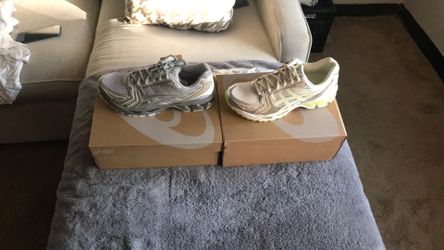 ASICS GEL-KAYANO Size 9.5