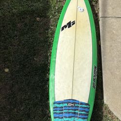 MG Surfboard 5’11”