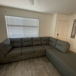 Couch With Pullout Bed