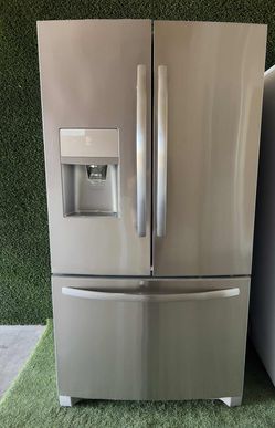 FRIGIDAIRE REFRIGERATOR