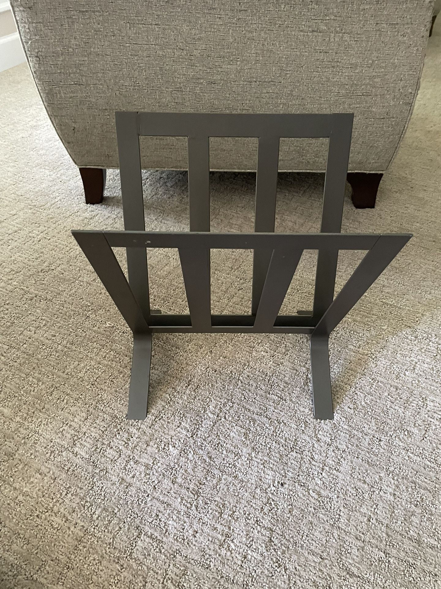 Magazine Rack - Metal