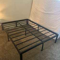 Bed frame (Full sized) (13.5in height)