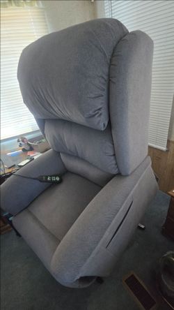 Comfort lone power lift chair