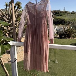 Elegant Lightweight Dress – Size Small (S)
