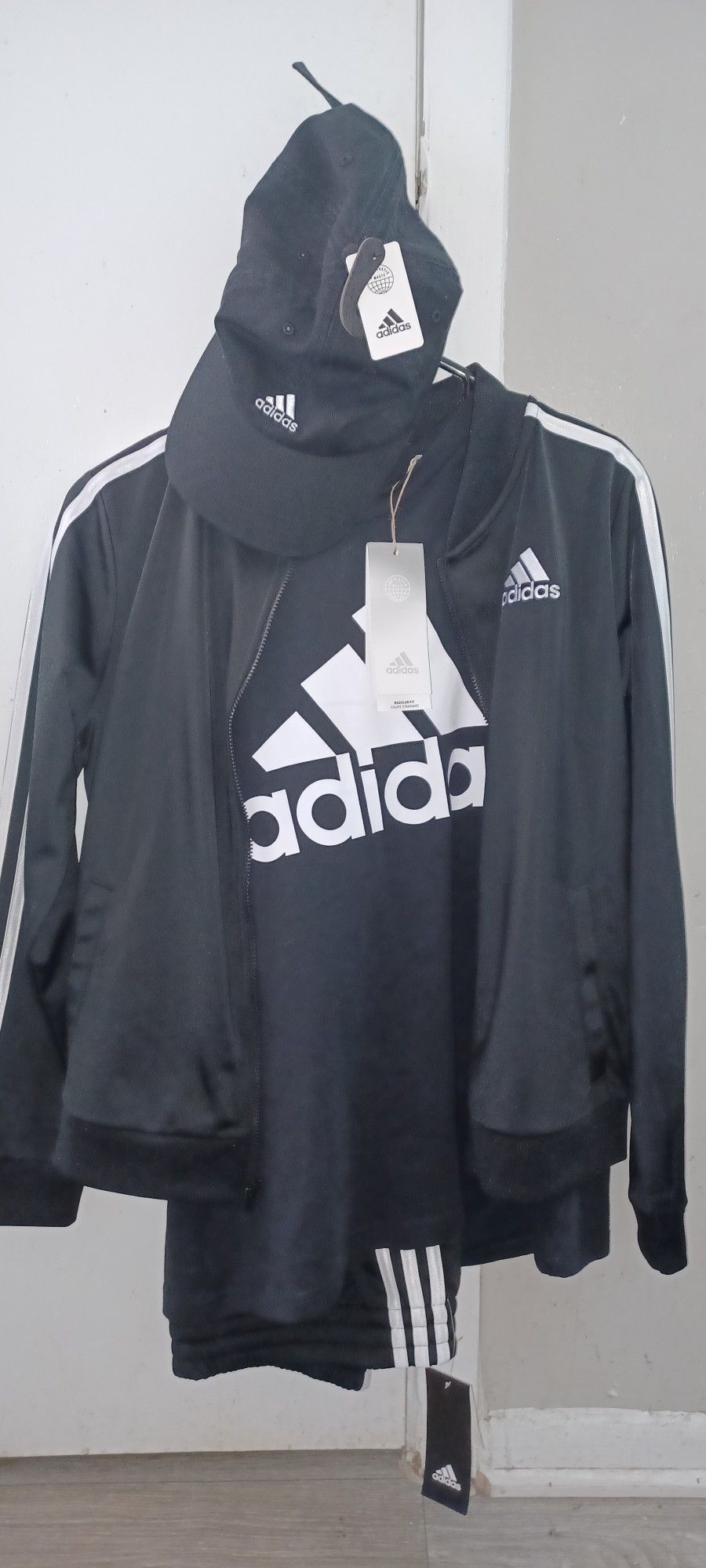 New " Adidas " 4 Sets Multi Sport  Multi Deporte  Black/white  Women  L ,Boys XL