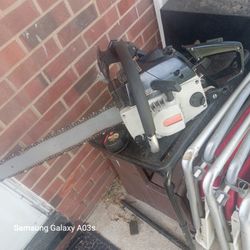Sears Craftsman 60cc 20" .  (Startseasy And Runs Good)!