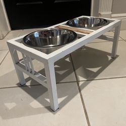 White Metal Dog Feeding Station Stand w/ New! Stainless Steel Bowls