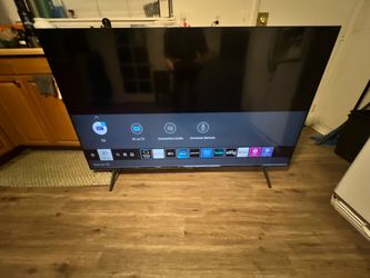Samsung 70” Crystal UHD 4K Smart TV UN70TU7000B w/ Remote & Stand