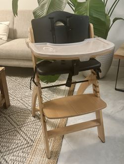 Abiie Beyond Junior Wooden High Chair ā Excellent Condition
