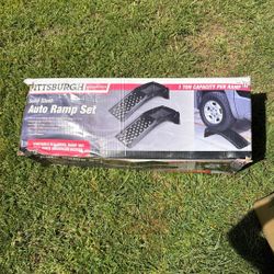 Auto Ramp Set 80,000 Pounds Capacity Good In Condition