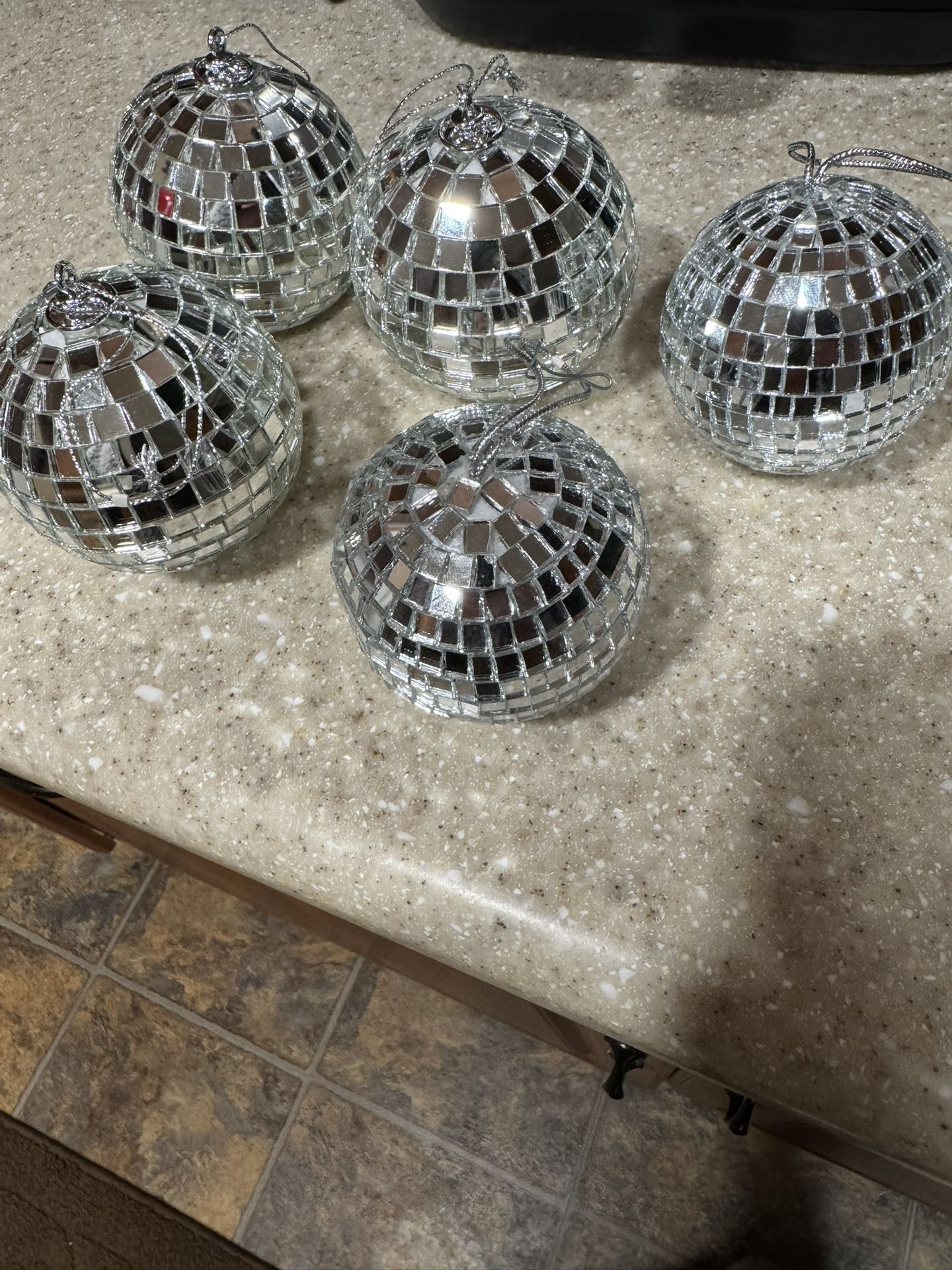 6 Mirrored Christmas Tree Ornaments Balls
