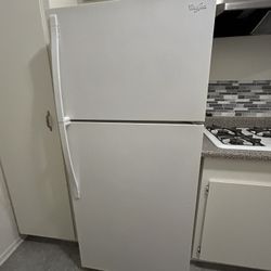 Whirlpool top freezer refrigerator