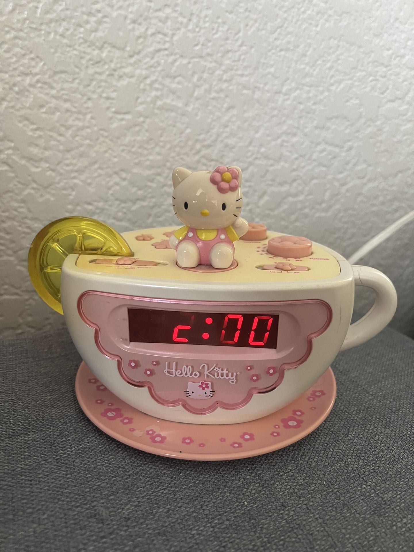 Hello Kitty Vintage Tea Cup Alarm Clock Radio Lemon Slice Nightlight Tested