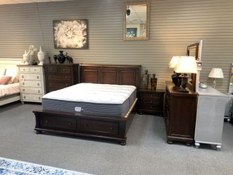 Brand new bedroom set