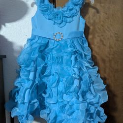 Lots Of Gorgeous Dresses