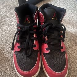 Boys Air Jordan Size 5