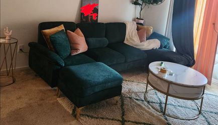 Green sectional couch need gone ASAP