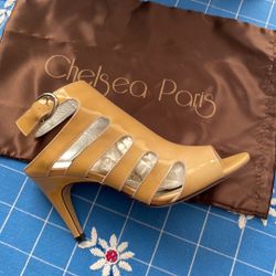 CHELSEA PARIS LUXURY ITALIAN DESIGNER SZ 40 CAMDEN OPEN TOE STRAPPY HEEL SZ 40