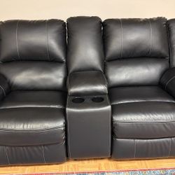 Recliner Sofa Ashley Brand In Execellent Condition is On Sale 