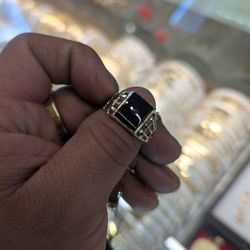 10k Mens Gold And Onyx Ring 