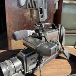 Vintage Camcorder With Accessories In Bag 1990s - Non Working. 