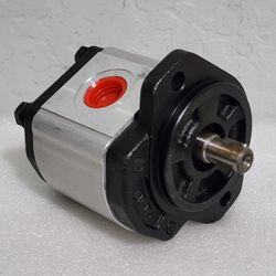 Hydraulic Gear Pump 3-12 GPM 5/8" Keyed Shaft SAE A-2 Bolts CCW Cast Iron Flange