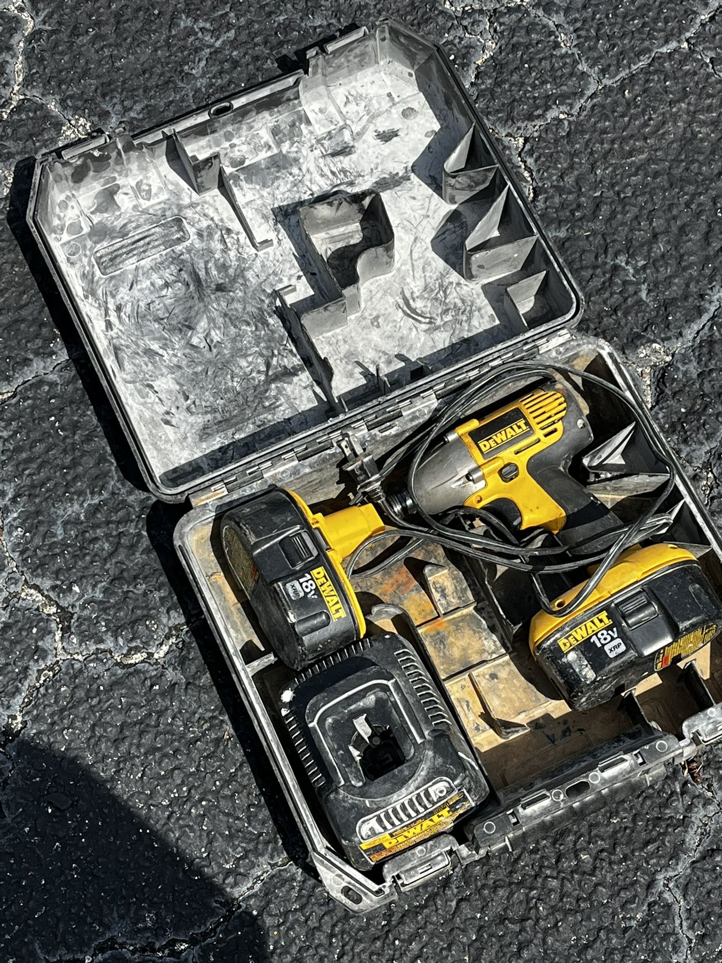 DEWALT 20V MAX XR Impact Driver kit