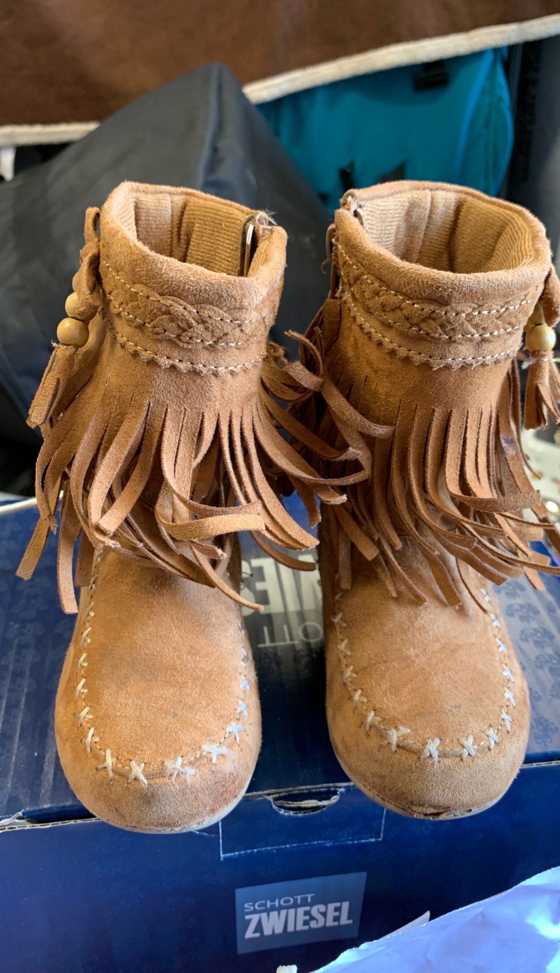 Toddler girl size 6 cowgirl fringe boots