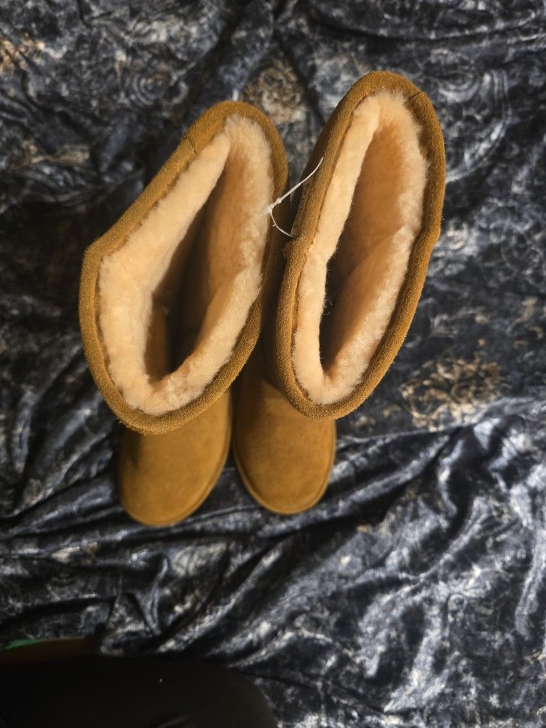8 - Bearpaw Boots