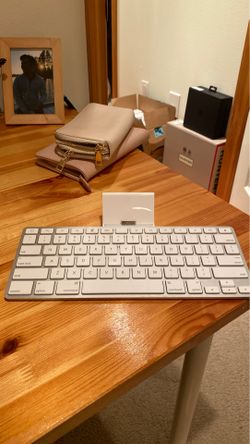 Apple keyboard for iPad