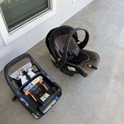 Chicco car seat and 2 bases