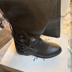 Black Boots 