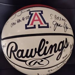 Women's Wildcats Autographed Basketball 🪽 Shawntinice Polk 🪽 
