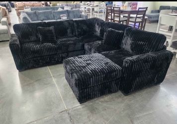 New Jumbo Corduroy Sectional Couch with Ottoman! 99x99! Free Delivery 🚚 and Assembly 😊