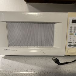 Large Microwave Emerson 