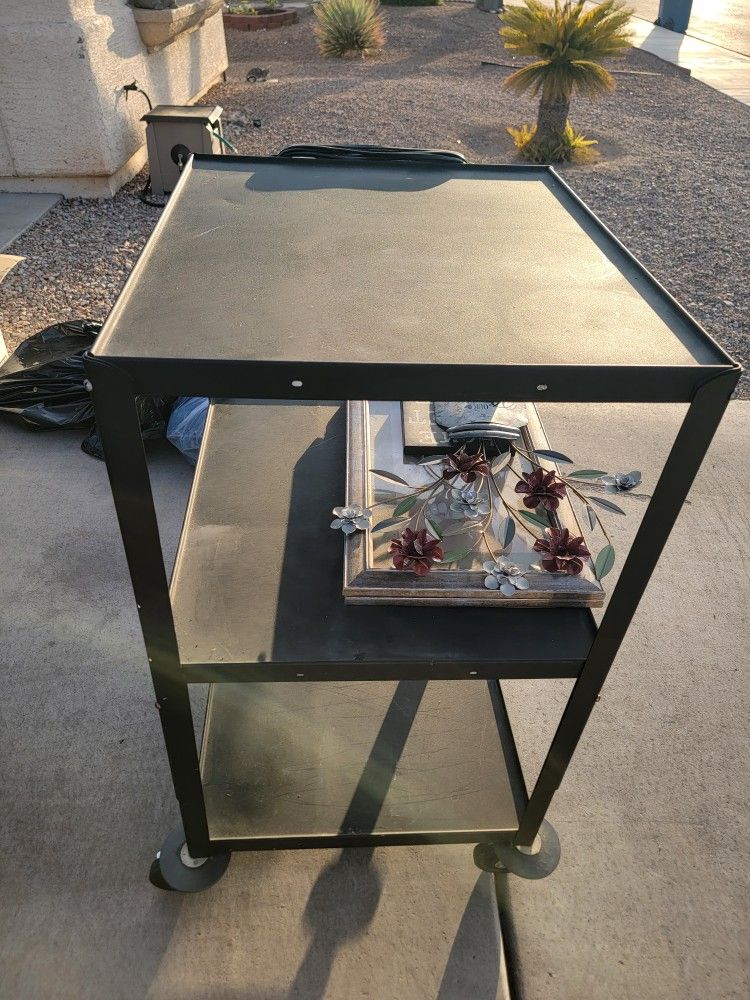 Bretford AV TV Television Projector Mobile Work/computer Cart 3 Shelf Metal Wired Black