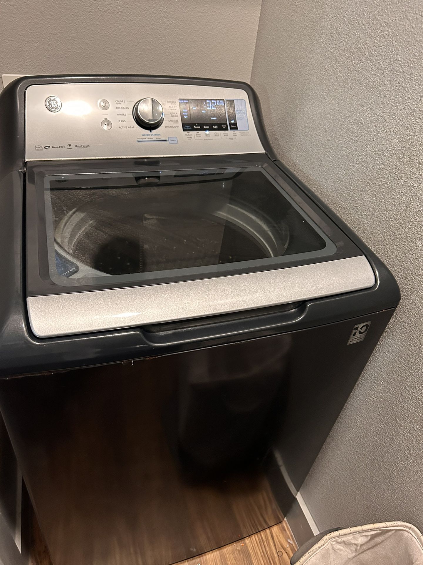 Washer & Dryer  For Sale $400