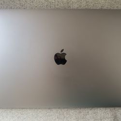 15“ Apple MacBook Pro (2017)