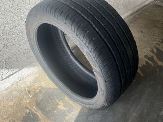 Single Goodyear 255/40/R20 All Season Original Tesla Tire