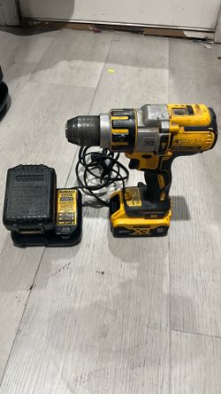 Dewalt hammer drill DCD990 & DCB107 (charger)