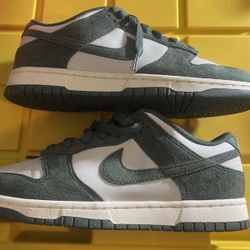 Nike Dunks 