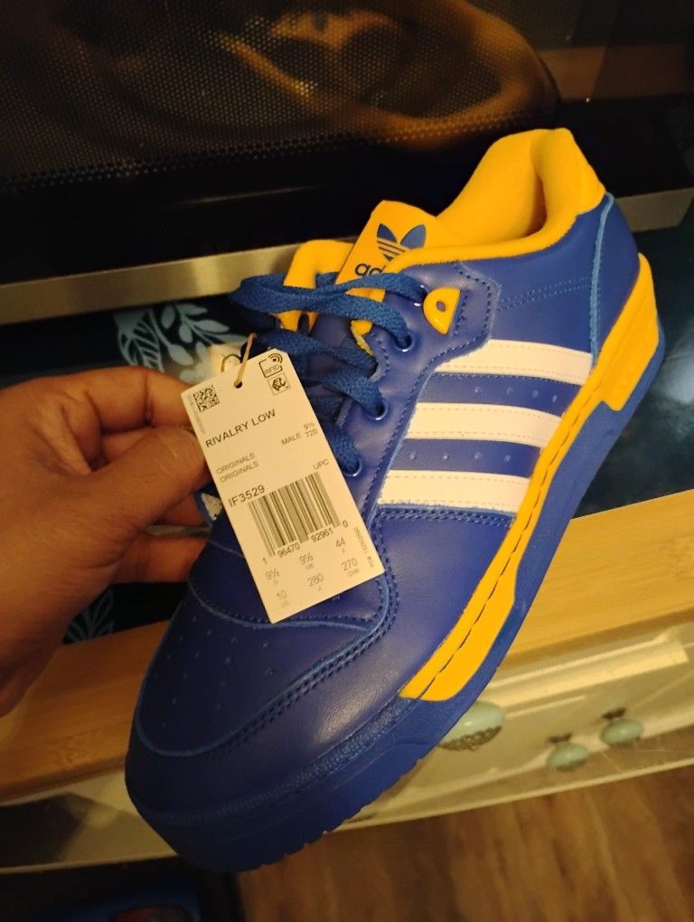 ADDIDA LOW Rivalry SIZE 10
