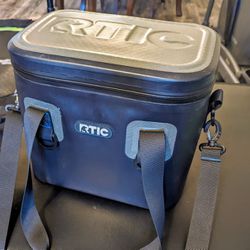 Rtic 12 Can cooler