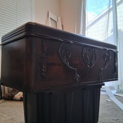 Lane cedar wood chest aka. Hope Chest